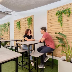 Hostel Casa Barcelo Camp Nou Barcelona 